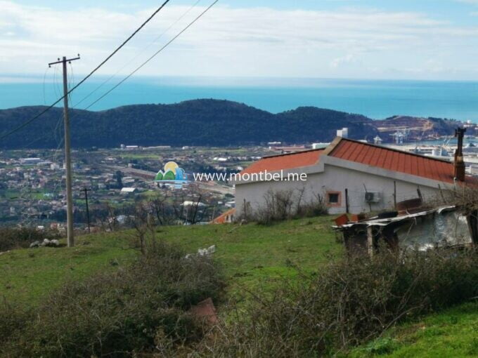 участок в Черногории