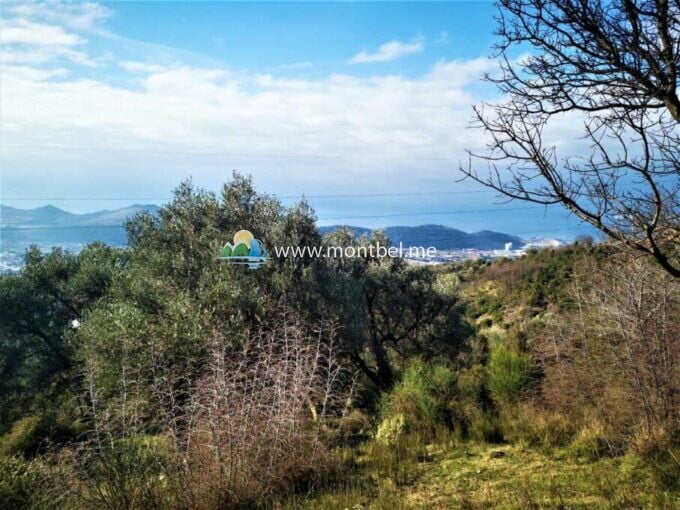 участок с видом на море в Черногории