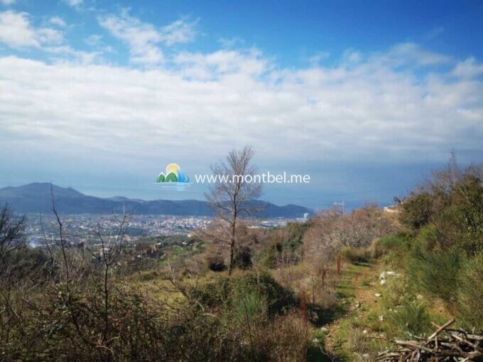 Участок с видом на море