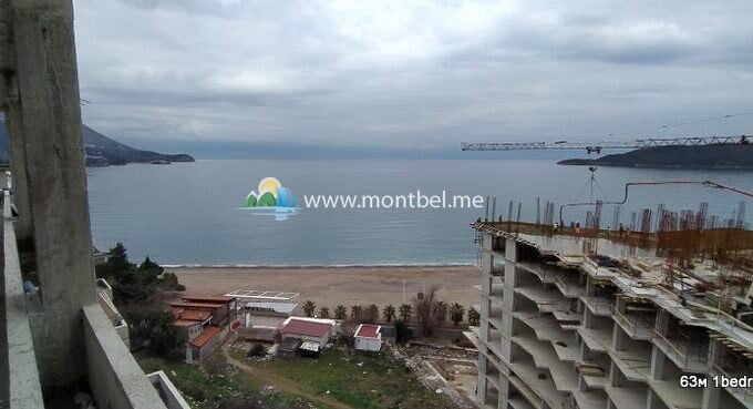 квартиру на первой линии