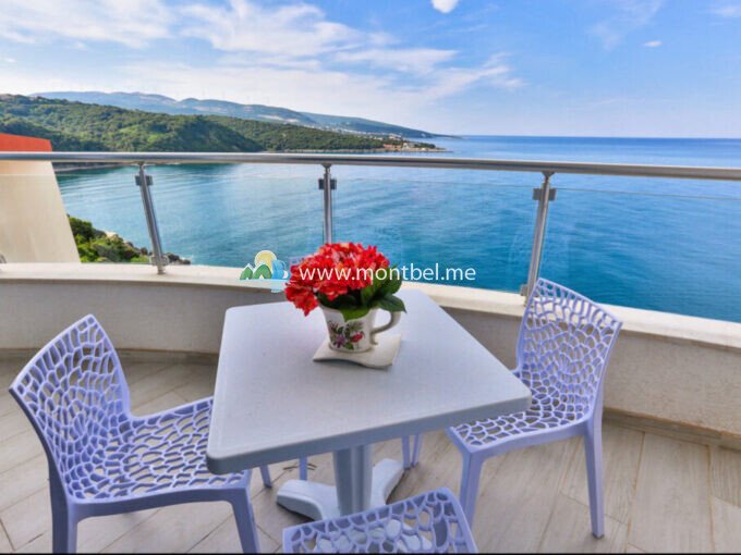 балкон с видом на море