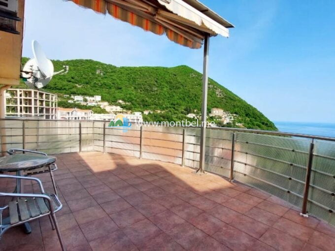 дом с видом на море в Будве