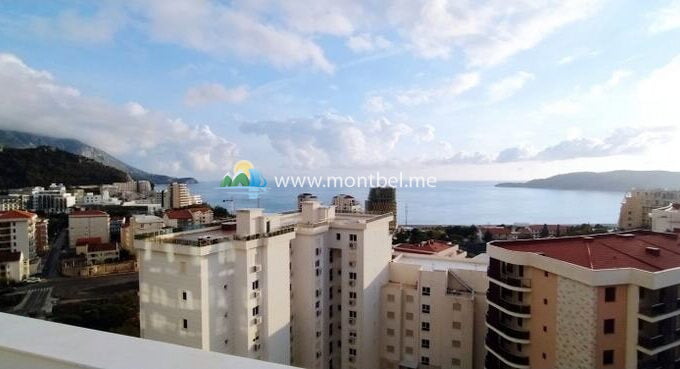 Пентхаус в новостройке с видом на море и большой террасой