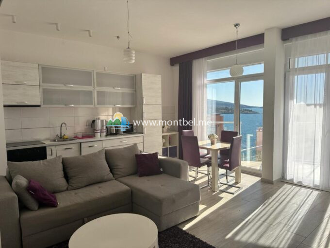 шикарный вид на море из гостиной