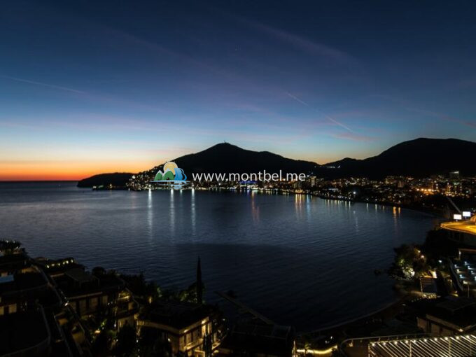 budva night view