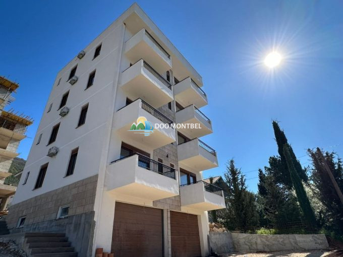 apartment building kumbor bay view