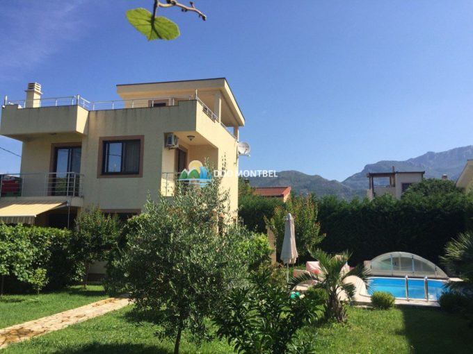 sunbathing terrace by the pool bar